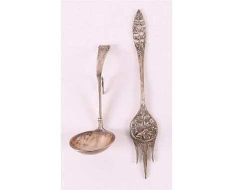 A 2nd grade 835/1000 silver cream spoon and cake fork, early 20th century, tot. 2x.