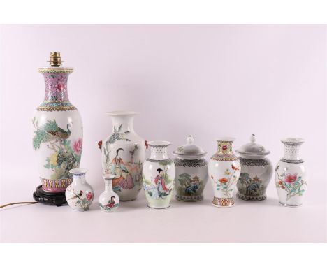 A lot of various porcelain vases and a lamp base, China, republic, 20th century, tot. 10x (some damaged).