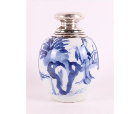 A blue/white porcelain tea caddy with 2nd grade 835/1000 silver mounting and lid (of a later date), China, Kangxi, early 18th