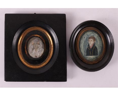 Two various portrait miniatures, including a lady in Frisian costume (Leeuwarden), 19th century, tot. 2x.