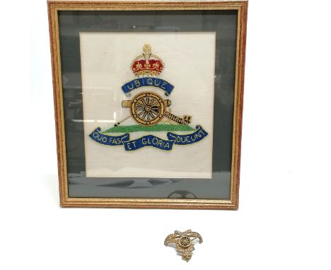Hand embroidered Royal Artillery insignia tapestry (frame 32cm x 28.5cm) t/w related cap badge