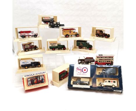 Collection of Matchbox Yesteryear vehicles all boxed, Carlsberg 1932 model AA Ford, Whitbread 1922 Foden Steam Wagon , Corona