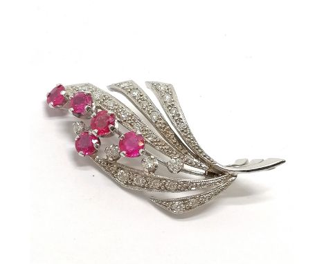 18ct hallmarked white gold ruby &amp; diamond spray brooch - 4.5cm across &amp; 8.2g total weight