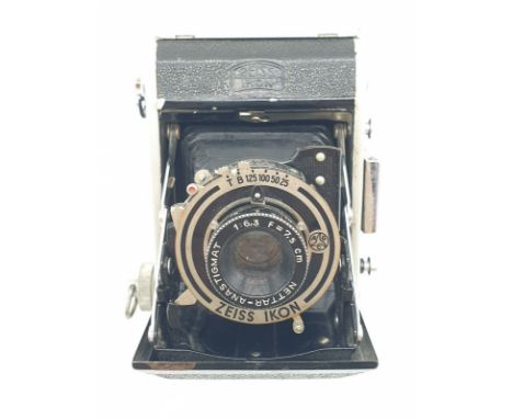 A vintage Zeiss Ikon Telma folding camera. As found. 