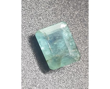 1.99 Cts NATURAL EMERALD. Rectangular step cut. IDT certified 