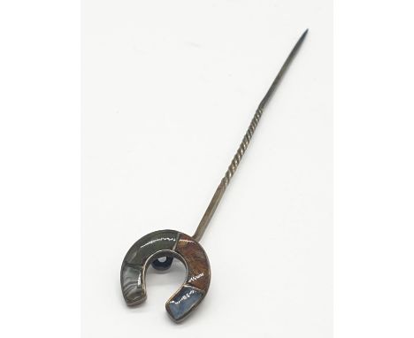 Vintage horse shoe stick pin, 1.9g weight and 8cm long 