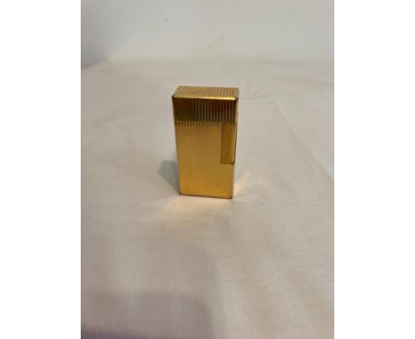 Vintage Gold Plated Flamwaire LIGHTER.  Vinci Model having 20mcrons of Gold. 