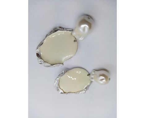 Silver and Pearl fashion Earrings with Pearl drops.  17 g 