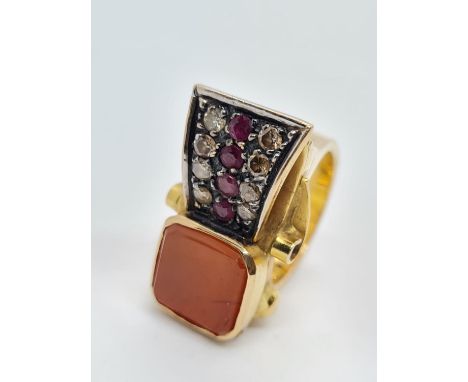 18ct yellow gold cornelian, ruby and rose cut diamond ring, weight 13g and size M 