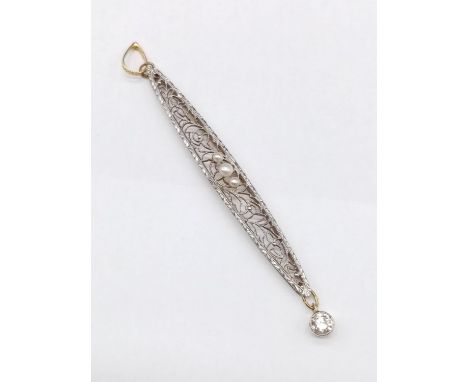 Vintage Filigree Diamond PENDANT with 3 seed Pearls.  2.35g     5.5cm 