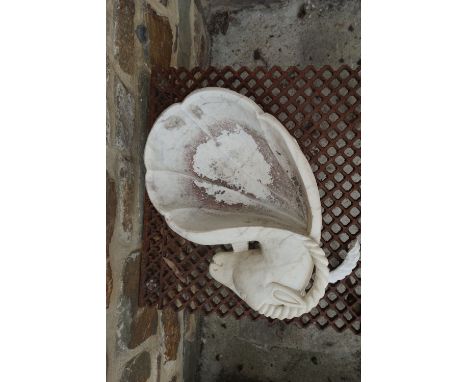 Water basin in white marble, defect H42x29