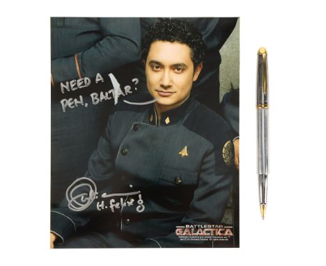 BATTLESTAR GALACTICA (T.V. SERIES, 2004 - 2009) - Felix Gaeta's (Alessandro Juliani) SFX Stabbing Pen and Autographed PhotoFe