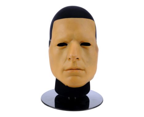 VANILLA SKY (2001) - David Aames' (Tom Cruise) Rehearsal MaskDavid Aames' (Tom Cruise) rehearsal mask from the production of 