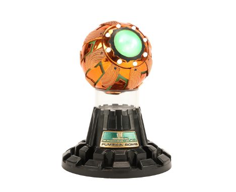 SPIDER-MAN (2002) - Unobtainium Green Goblin Light-Up Replica Pumpkin BombA replica of the Green Goblin's (Willem Dafoe) ligh