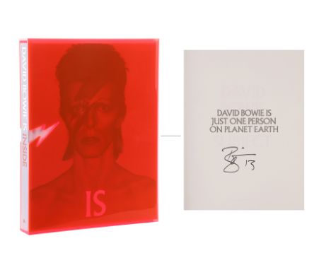 DAVID BOWIE - David Bowie Autographed Collector's Special Edition of David Bowie IsA Signed Collector's Special Edition of Da
