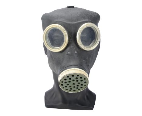 DOCTOR WHO (T.V. SERIES, 2005 - PRESENT) - Gas MaskA gas mask from the TV series Doctor Who. In the first revival season epis