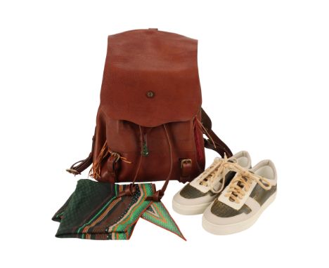 JURASSIC WORLD DOMINION (2022) - Ellie Sattler's (Laura Dern) Rucksack, Yatay Trainers and ScarfEllie Sattler's (Laura Dern) 