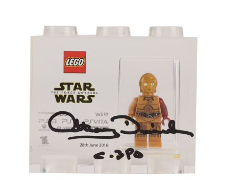 STAR WARS: THE FORCE AWAKENS (2015) - Anthony Daniels Collection: Autographed Lego C-3PO Dark Red Arm Minifigure DisplayAn au