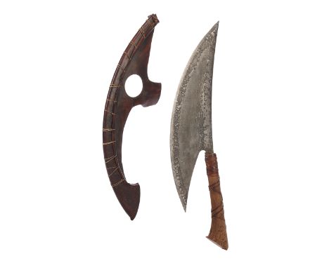JOHN CARTER (2012) - Thark Axe Sword and SheathA Thark axe sword and sheath from Andrew Stanton's sci-fi action film John Car