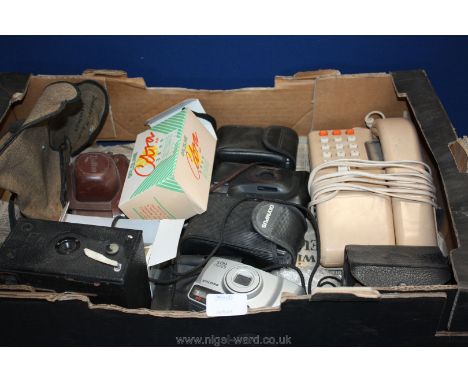 A miscellaneous box of cameras including Olympus, Pentax, Instamatic 104 camera, a Goldline Delta cased, a Goldline Cobra, et