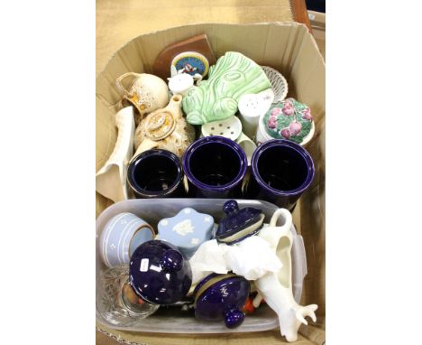 Box of collectables, to include Wedgwood, Carltonware, Lladro, vintage door handles etc 