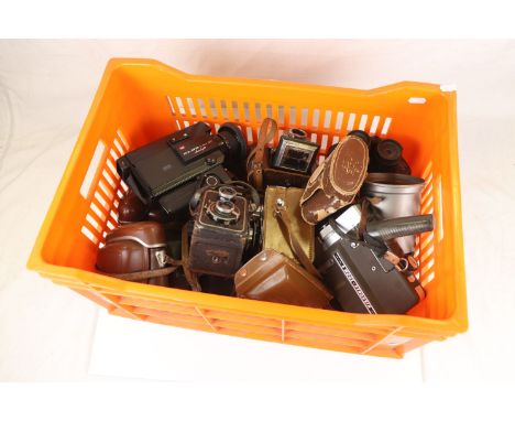 Collection of vintage cameras and accessories to include viewfinder, rangefinder, TLR film cameras, Canon Canonet, Zeiss Ikin