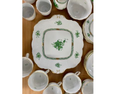 Herend porcelain Chinese bouquet Apponyi pattern. 28 piece tea/coffee part service.