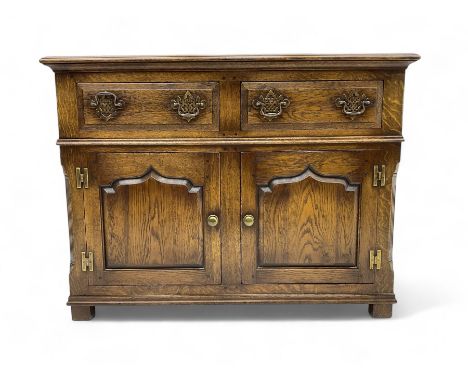 Early 20th century Jacobean design oak dresser sideboard, rectangular top with moulded edge over two baize-lined drawers with