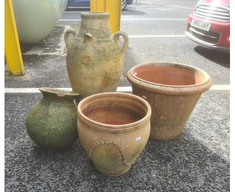 Terracotta garden ornament&nbsp;in the form of an amphora, poppy seed head-shaped planter&nbsp;and two clay pots&nbsp;(4)&nbs