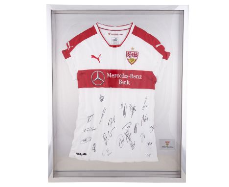 FUSSBALL - VfB Stuttgart Heimtrikot 16/17, mit den Autogrammen von u.a. KAPITÄN CHRISTIAN GENTNER, MATTHIAS ZIMMERMANN, ALEXA