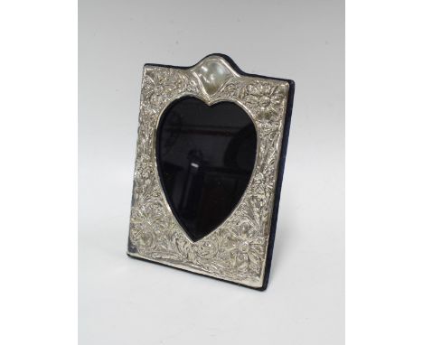 Sterling silver photograph frame, heart shaped glazed panel, stamped 925, 19 x 14cm 