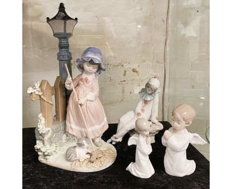 TWO LLADRO &amp; TWO NAO FIGURES