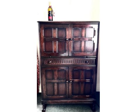 DARK OAK REPRODUCTION BUFFET, APPROX 127cm HIGH, 77cm WIDE AND 43cm DEEP
