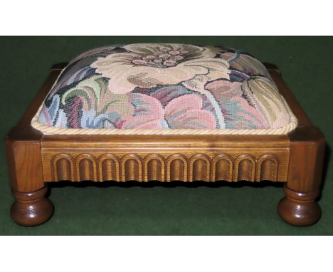 Ercol Cloister small Elm footstool with floral upholstery. Approx. 18 x 36 x 30cms
reasonable used condition with minor scuff