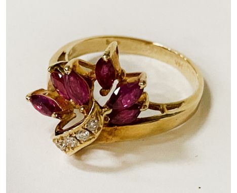 14CT GOLD RUBY &amp; DIAMOND RING - SIZE J - 3.88g APPROX