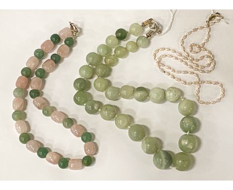 NECKLACE WITH ROSE QUARTZ MIXED NECKLACE &amp; A SOUTHSEA PEARL NECKLACE WITH 14CT CLASP