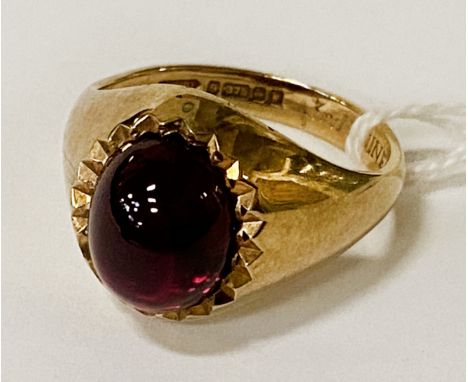 9CT GOLD CABOUCHON RUBY RING SIZE T - 8.70 GRAMS APPROX