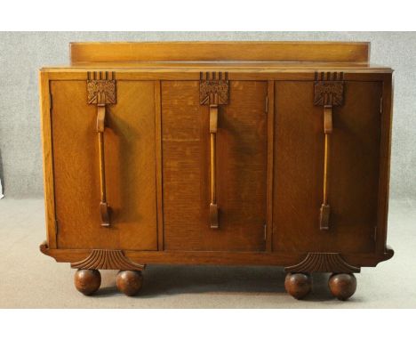 Sideboard, mid century oak Art Deco style. H.113 W.140 D.49cm. 