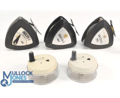 2x Abu Delta 3 fly reels Nos 750201 and 030600 with 2 spare spools, both run well. 1x Abu Delta 5 fly reel No 107000, with fa