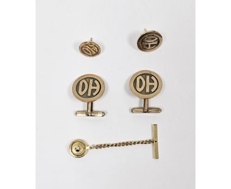 Pair of 9ct gold cufflinks each circular initialled 'DH' 6.9g total approx and two gold coloured metal matching tie studs one