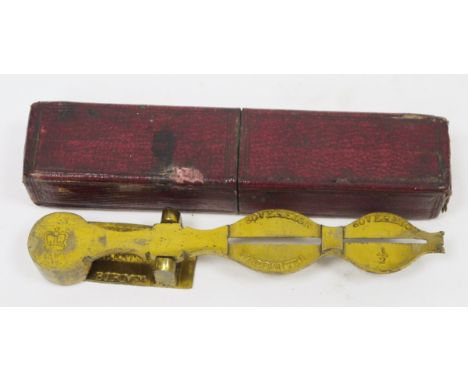 Set of Victorian brass full and half sovereign scales by Harrisons of Hurst Street, Birmingham contained in their original re