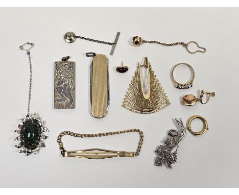 9ct gold tie pin with gold coloured metal and tigerseye stud, silver ingot and other jewellery items