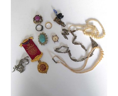 A selection of silver and costume jewellery, to include a Royal Antediluvian Order of Buffaloes medal by Fattorini &amp; Sons