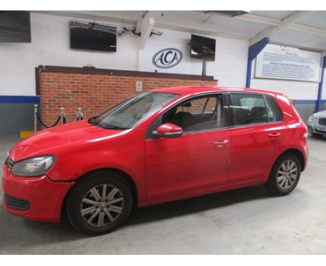 Make &amp; Model: VW Golf S TSiDate of Reg: FX60 WSYColour: Redcc: 1197MoT: 11-06-2022Fuel Type: PETROLMileage: 140kTransmiss