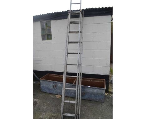 EXTENDING LADDER