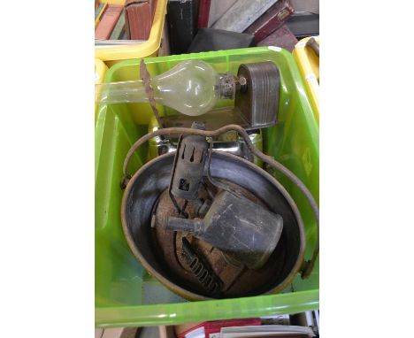 METAL COOKING POT, PARAFFIN LAMP AND OTHER ITEMS