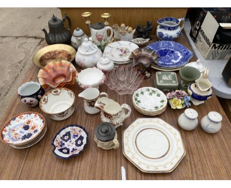 AN ASSORTMENT OF ITEMS TO INCLUDE PLATES, SAUCERS, JUGS AND TRINKET BOXES ETC 
