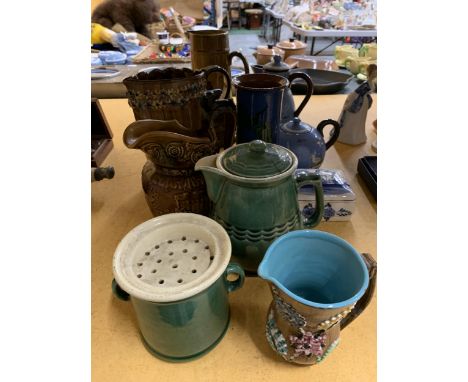 A QUANTITY OF CERAMIC ITEMS TO INCLUDE 'GOODRINGTON' AND 'BRIXHAM' TEA AND COFFEE POTS WITH SEAGULL DESIGN, STUDIO POTTERY JU