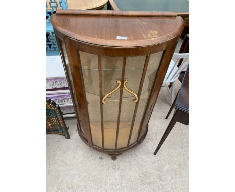 A MID 20TH CENTURY WALNUT CHINA CABINET ON CABRIOLET SUPPORTS - 27" WIDE 