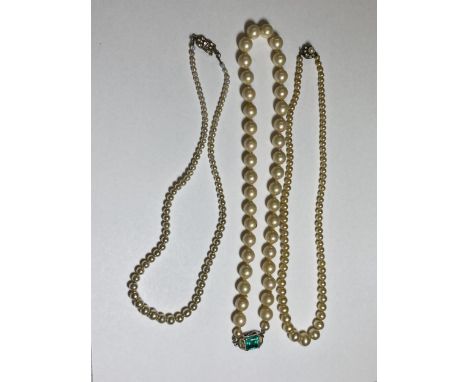 THREE VINTAGE CULTURED PEARL NECKLACES 